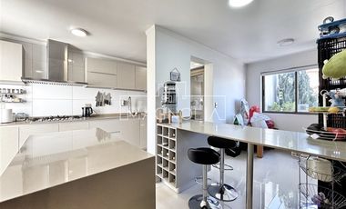 Casa en venta de 3 dorm. en Colina