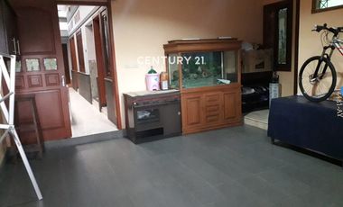 Rumah Hoek Nyaman Asri Halaman Luas Lokasi Strategis Di Cimahi