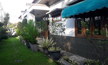 Rumah Hoek Nyaman Asri Halaman Luas Lokasi Strategis Di Cimahi