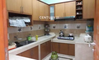 Rumah Hoek Nyaman Asri Halaman Luas Lokasi Strategis Di Cimahi