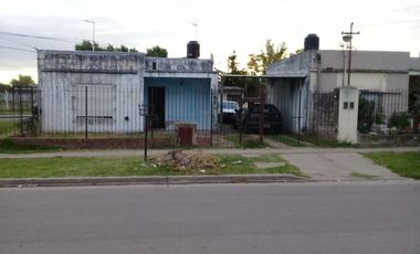 Casa en venta de tres ambientes.