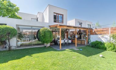 Hermosa Casa Condominio La Reina, Muy seguro!