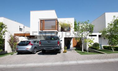 Hermosa Casa Condominio La Reina, Muy seguro!