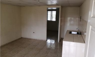 Se Vende Casa en La 24 de Diciembre $ 180k AB