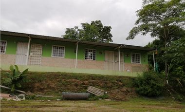 Se Vende Casa en La 24 de Diciembre $ 180k AB