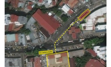 Se alquila local en Vía España de 140 mts $2,300