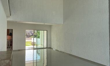 A un costado de Sumiya
