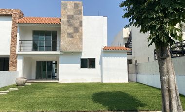 A un costado de Sumiya