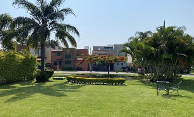 A un costado de Sumiya