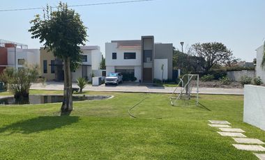 A un costado de Sumiya