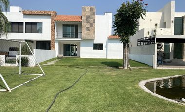 A un costado de Sumiya