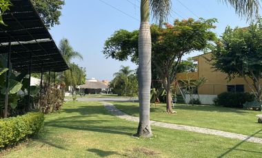 A un costado de Sumiya