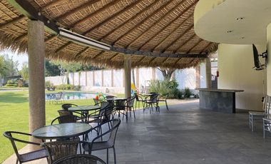 A un costado de Sumiya