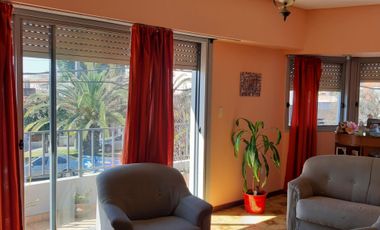 AMPLIO DEPARTAMENTO DE 5 AMBIENTES EN RAMOS MEJIA. CALLE FORMOSA. DOLARES 120.000  SUSANA QUINELLI 1565837048