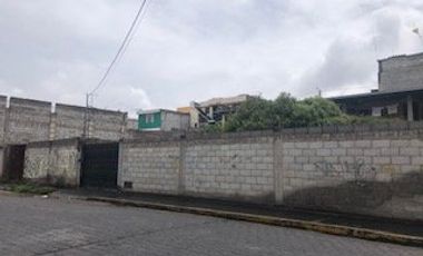 CASA DE VENTA INDEPENDIENTE CON TERRENO, SECTOR CALDERON, BARRIO LUZ Y VIDA, SE ACEPTA CANJE