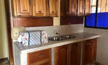 CASA DE VENTA INDEPENDIENTE CON TERRENO, SECTOR CALDERON, BARRIO LUZ Y VIDA, SE ACEPTA CANJE