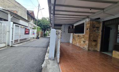 Rumah disewakan di Tebet Timur Jaksel