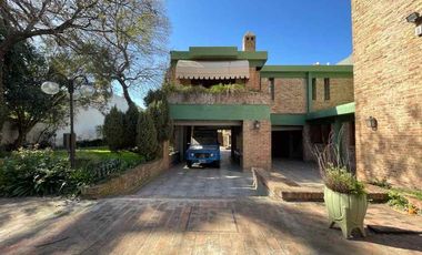 Casa en venta en Moron Centro