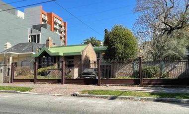 Casa en venta en Moron Centro