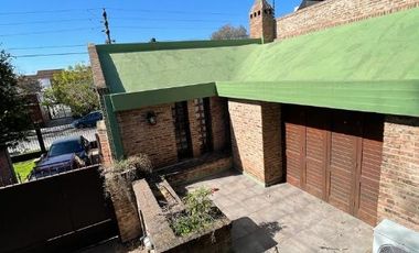 Casa en venta en Moron Centro