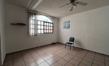 Casa en Venta en colonia Zona de Oro en Celaya Gto.