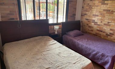Venta de Casa Campestre vía a la Mesa de Los Santos - C.R. Altamira. Cod V7367
