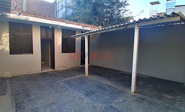 😀 Ocasión Casa En Venta 🏡 Urb. Piura Calle Castro Pozo Mz F1 Lote 06 🔝 Uso Comercial 💰 👉 A.T 199.5 M2 A.C 250 M2