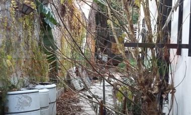 Importante chalet a refaccionar en  microcentro de San Miguel