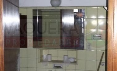 Importante chalet a refaccionar en  microcentro de San Miguel