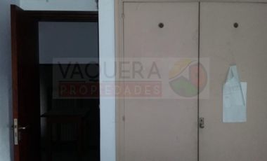 Importante chalet a refaccionar en  microcentro de San Miguel