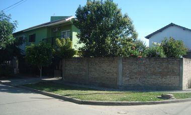 LONGCHAMPS: BARRIO POLICIAL. DUPLEX  3 DORMITORIOS C/ PARQUE  y GARAGE PARA DOS AUTOS ***EXCELENTE OPORTUNIDAD***