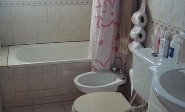 LONGCHAMPS: BARRIO POLICIAL. DUPLEX  3 DORMITORIOS C/ PARQUE  y GARAGE PARA DOS AUTOS ***EXCELENTE OPORTUNIDAD***