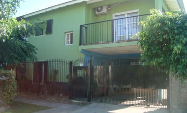 LONGCHAMPS: BARRIO POLICIAL. DUPLEX  3 DORMITORIOS C/ PARQUE  y GARAGE PARA DOS AUTOS ***EXCELENTE OPORTUNIDAD***