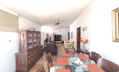 casa en venta en barrio blanco. Cod V25051