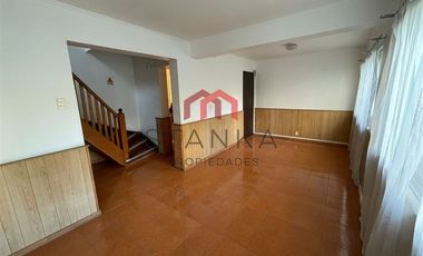 Casa en Arriendo en Avenida Angamos 1311