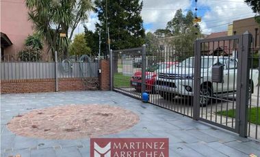 Casa 5 ambientes Colinas de Peralta Ramos con quincho y patio
