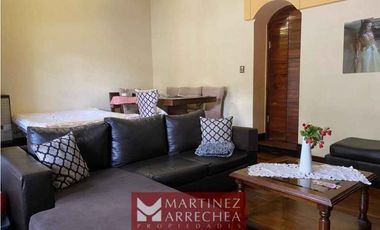 Casa 5 ambientes Colinas de Peralta Ramos con quincho y patio