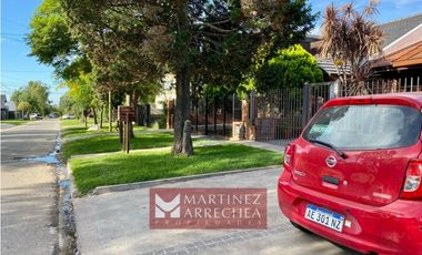 Casa 5 ambientes Colinas de Peralta Ramos con quincho y patio