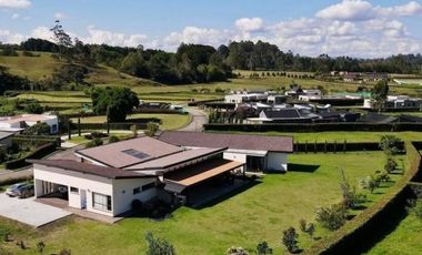 casa en arriendo/venta en corredor san antonio - la ceja. Cod A6137