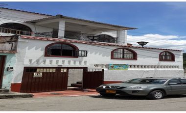 Maat vende Casa en Villeta $950 Millones.