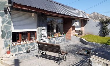Chalet con departamento en venta