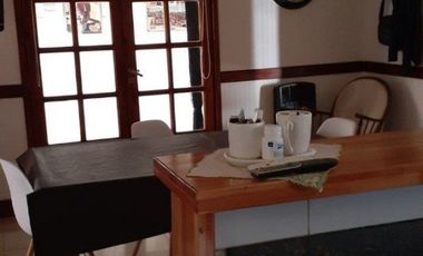 Chalet con departamento en venta