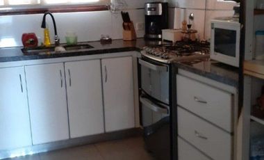 Chalet con departamento en venta