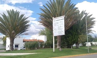 CASA EN ESQUINA AL NORTE EN COTO$2,250