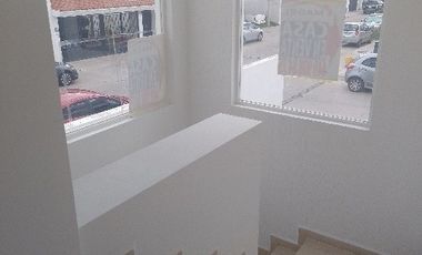 CASA EN ESQUINA AL NORTE EN COTO$2,250