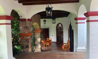 Residencia estilo Cuernavaca