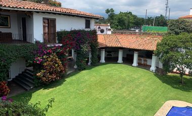 Residencia estilo Cuernavaca