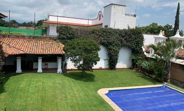 Residencia estilo Cuernavaca