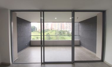 apartamento en arriendo en loma de las brujas. Cod A61741