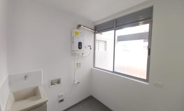 apartamento en arriendo en loma de las brujas. Cod A61741